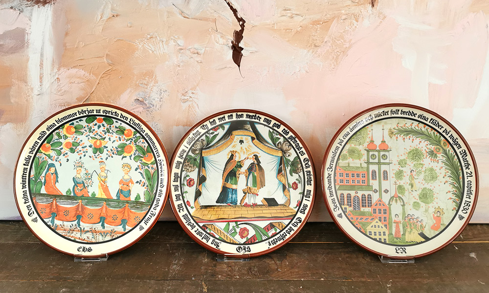 Höganäs plates with biblical motif