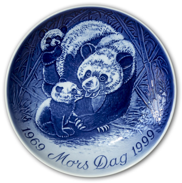 Bing & Groendahl Mother's Day anniversary plate 1999 with panda and young