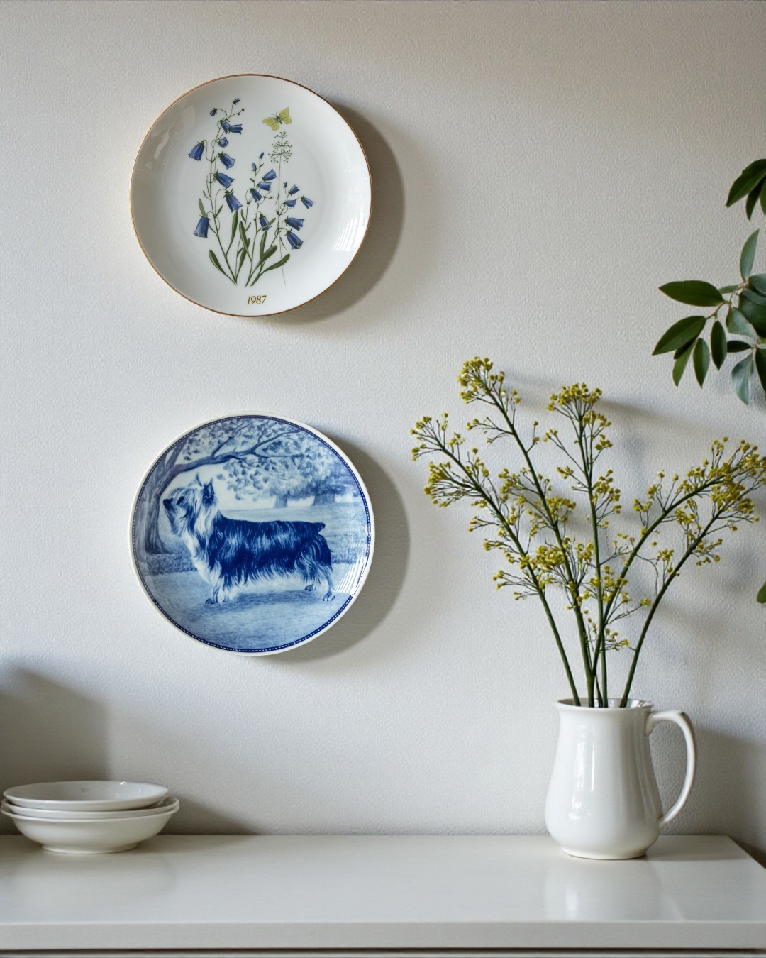 Hackefors Mother's Day plate 1987 with bluebell and gold rim as wall decoration