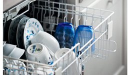 Can I clean my Christmas plates in a dishwasher?