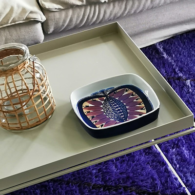 Add individual retro elements to the modern interior