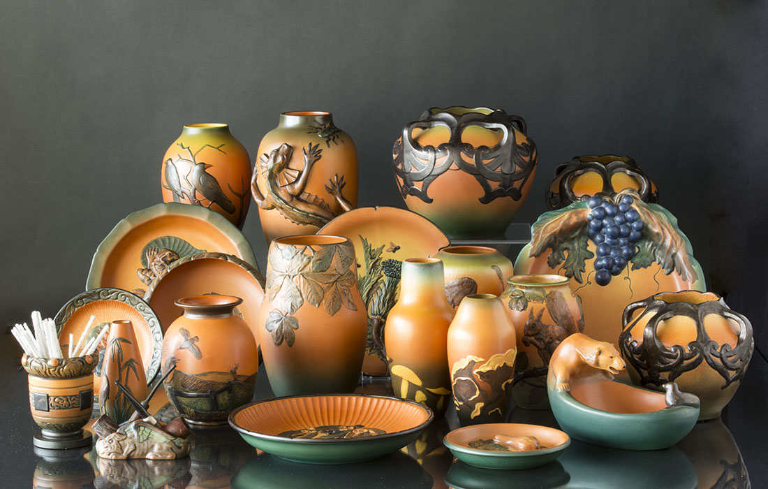 Ipsen's ceramics bring the bright colors into the interior. - Perfect for retro!
